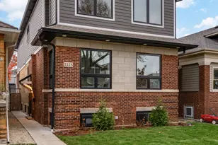 2225 W Carmen Ave, Chicago, IL 60625 - Photo 2