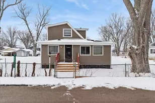 39224 Willow Ln, Antioch, IL 60002 - Photo 2