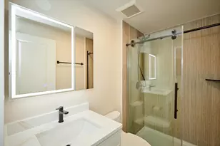 5200 N Winthrop Ave, Chicago, IL 60640 - Photo 12