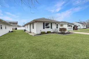 1107 Sanger St, Ottawa, IL 61350 - Photo 22