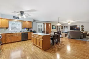 1116 Davison St, Joliet, IL 60433 - Photo 10