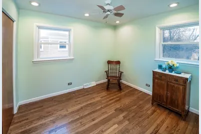 4715 W Lake Avenue, Glenview, IL 60025 - Photo 10