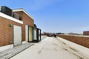 663 W Barry Ave, Chicago, IL 60657 - Photo 24