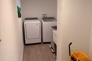 7804 S Paxton Ave, Chicago, IL 60649 - Photo 30