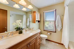 530 Cypress Bridge Rd, Lake Zurich, IL 60047 - Photo 32