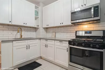 1633 N Artesian Avenue, Chicago, IL 60647 - Photo 8