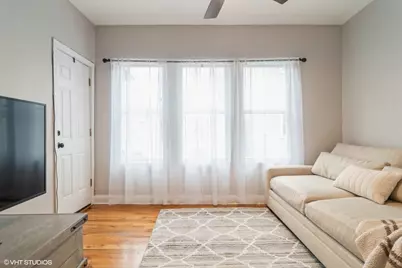 1633 N Artesian Avenue, Chicago, IL 60647 - Photo 4