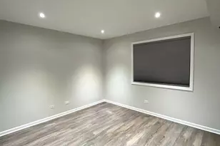 7875 N Caldwell Ave, Niles, IL 60714 - Photo 8