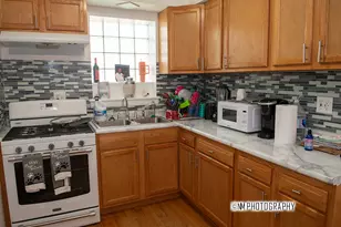 8734 S Escanaba Ave, Chicago, IL 60617 - Photo 2