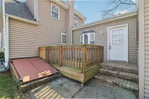 611 Golfview Dr, Round Lake Beach, IL 60073 - Photo 16