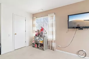 353 Gregory St, Aurora, IL 60504 - Photo 16