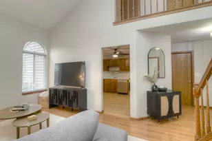 461 Canterbury Dr, Carol Stream, IL 60188 - Photo 4