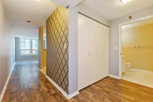 345 N La Salle Dr, Chicago, IL 60654 - Photo 4