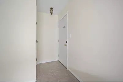 1600 Northbrook #B9, Normal, IL 61761 - Photo 10