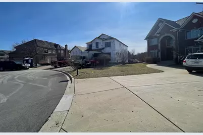 235 Plainfield Court, Vernon Hills, IL 60061 - Photo 18