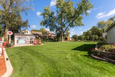 880 Bemis Road, Glen Ellyn, IL 60137 - Photo 42