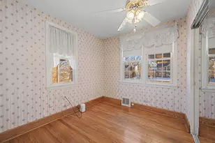 880 Bemis Rd, Glen Ellyn, IL 60137 - Photo 16