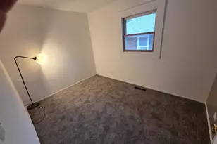 1514 Round Lake Dr, Round Lake Beach, IL 60073 - Photo 4