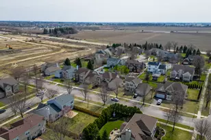 305 Hampton Rd, Sugar Grove, IL 60554 - Photo 40