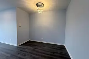 9460 Bay Colony Dr, Des Plaines, IL 60016 - Photo 6