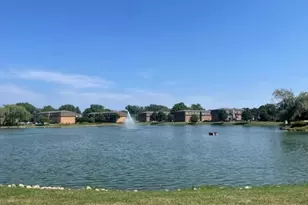 9460 Bay Colony Dr, Des Plaines, IL 60016 - Photo 16