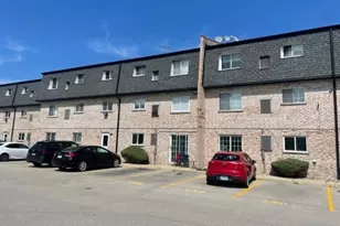 9460 Bay Colony Dr, Des Plaines, IL 60016 - Photo 12