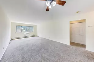 561 W Stratford Pl, Chicago, IL 60657 - Photo 8