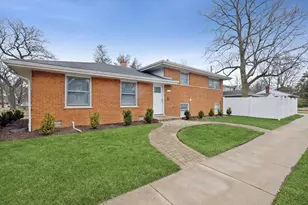 4647 Johnson Ave, Western Springs, IL 60558 - Photo 1