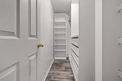 204 Southwicke Drive, Streamwood, IL 60107 - Photo 30