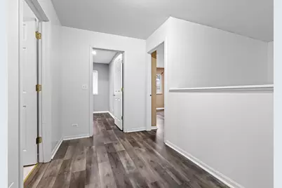 204 Southwicke Drive, Streamwood, IL 60107 - Photo 32