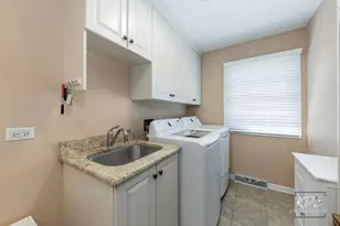 992 Belaire Ct, Naperville, IL 60563 - Photo 20