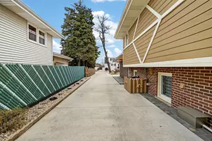 10532 S 80th Ct, Palos Hills, IL 60465 - Photo 34