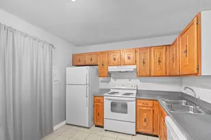 191 N Waters Edge Dr, Glendale Heights, IL 60139 - Photo 4