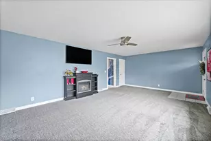 502 S Piatt St, Monticello, IL 61856 - Photo 6