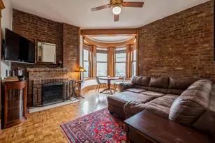 2800 N Pine Grove Ave, Chicago, IL 60657 - Photo 2