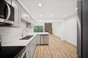 567 Cress Creek Ln, Crystal Lake, IL 60014 - Photo 12