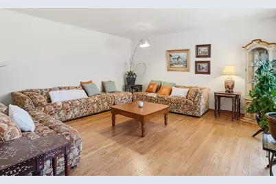 5722 Doe Circle, Westmont, IL 60559 - Photo 2