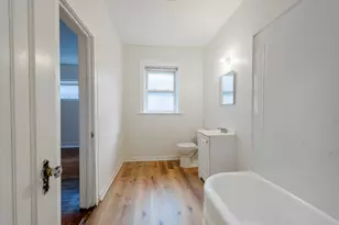 7831 S Kingston Ave, Chicago, IL 60649 - Photo 10