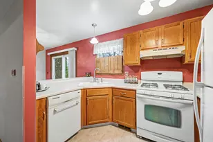 357 Cedar Ct, Carol Stream, IL 60188 - Photo 8