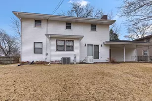 1726 Williamsburg Rd, Rockford, IL 61107 - Photo 36