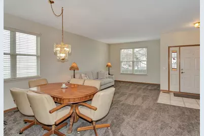 670 S Wellston Lane, Romeoville, IL 60446 - Photo 6