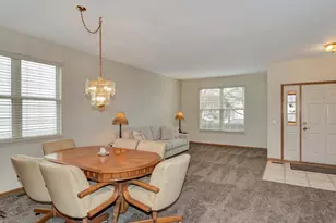 670 S Wellston Ln, Romeoville, IL 60446 - Photo 6