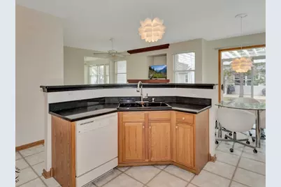 670 S Wellston Lane, Romeoville, IL 60446 - Photo 10