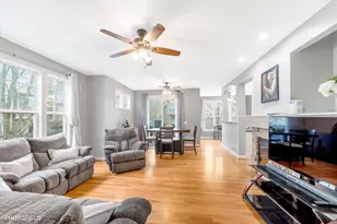 365 Lake Ave, Wauconda, IL 60084 - Photo 8