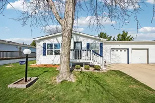 242 Meadowlark Ln, Sandwich, IL 60548 - Photo 1
