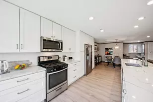 8239 Mulberry Ct, Palos Hills, IL 60465 - Photo 12