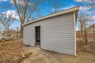 635 N Lorel Ave, Chicago, IL 60644 - Photo 16