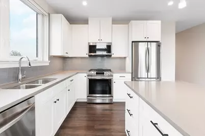 440 Green Bay Road #405, Highwood, IL 60040 - Photo 2