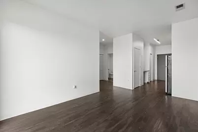 830 N Milwaukee Avenue #202, Chicago, IL 60642 - Photo 4