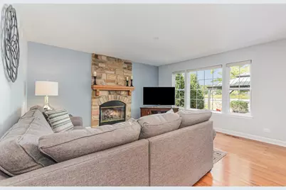 1024 N Camden Lane, South Elgin, IL 60177 - Photo 8